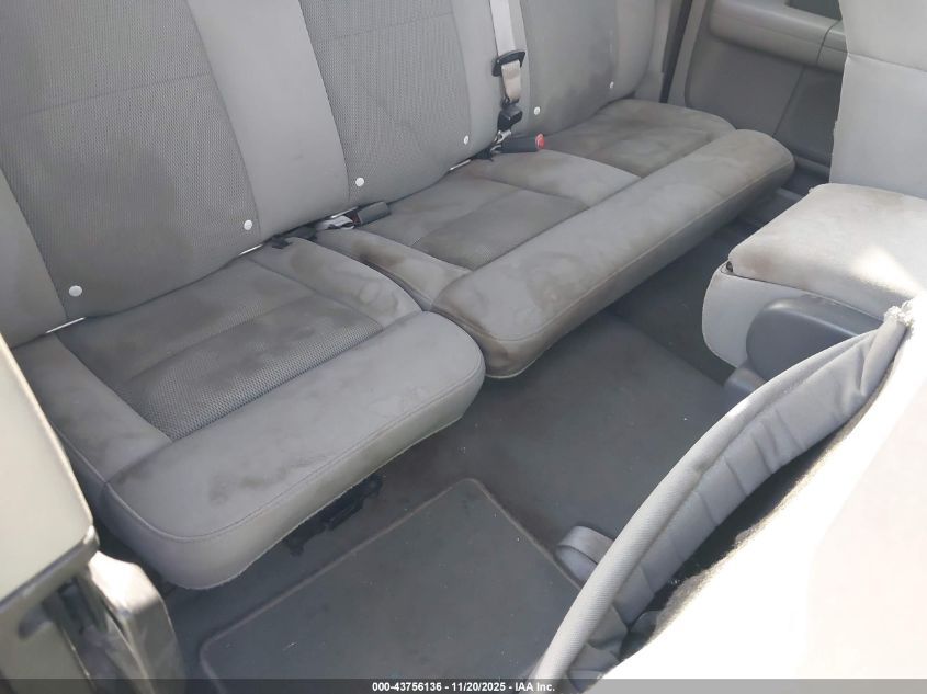 2004 Ford F-150 Stx/Xl/Xlt VIN: 1FTRX12W54NB20976 Lot: 43756136