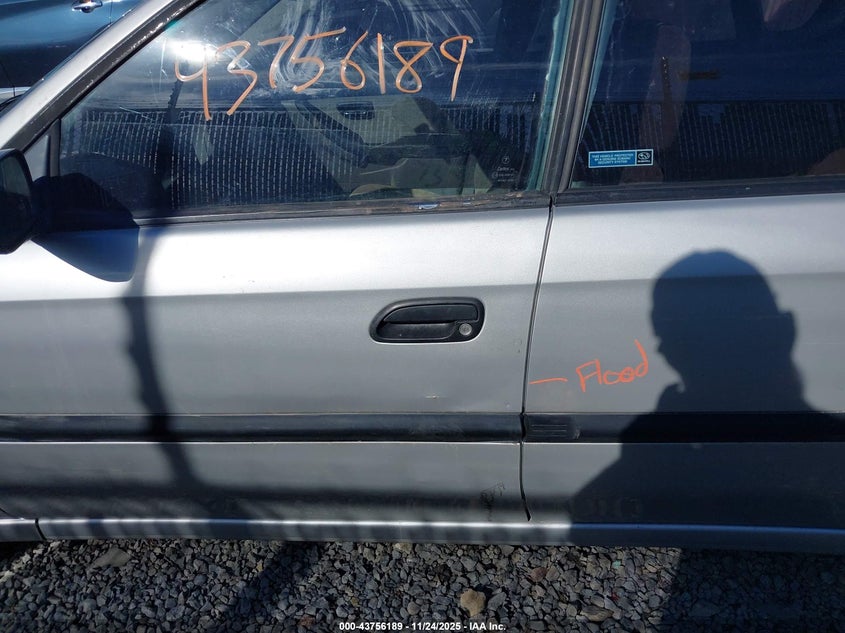 2002 Subaru Legacy L VIN: 4S3BE635727203997 Lot: 43756189