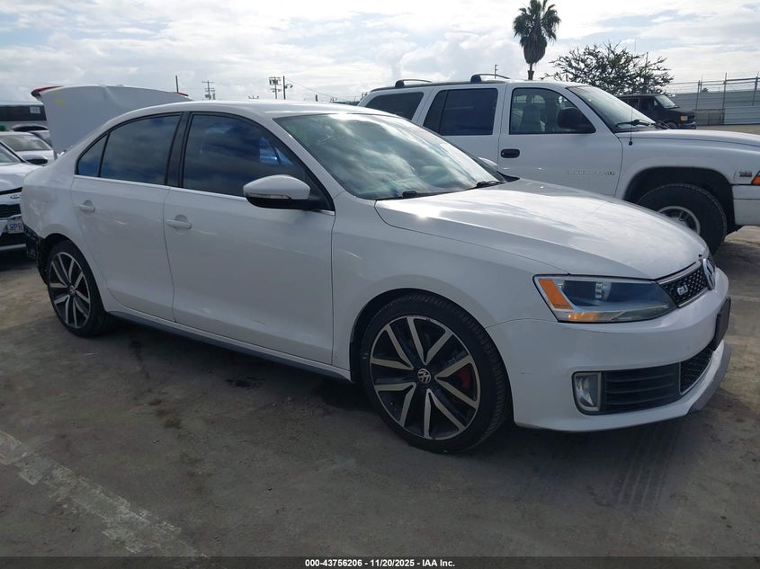 VOLKSWAGEN JETTA GLI AUTOBAHN W/NAV