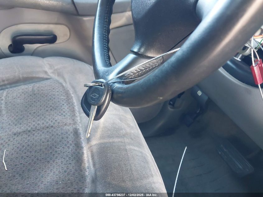 2000 Chevrolet Silverado 1500 Ls VIN: 2GCEC19T3Y1175942 Lot: 43756237