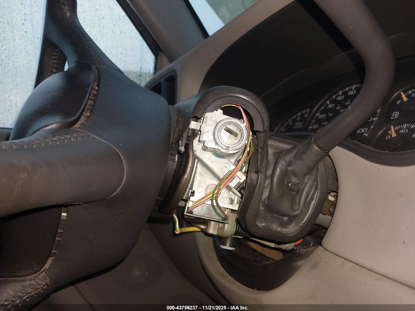 2000 Chevrolet Silverado 1500 Ls VIN: 2GCEC19T3Y1175942 Lot: 43756237