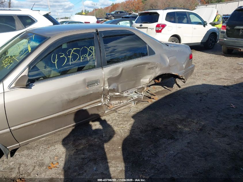 1999 Toyota Camry Le VIN: 4T1BG22KXXU601753 Lot: 43756259