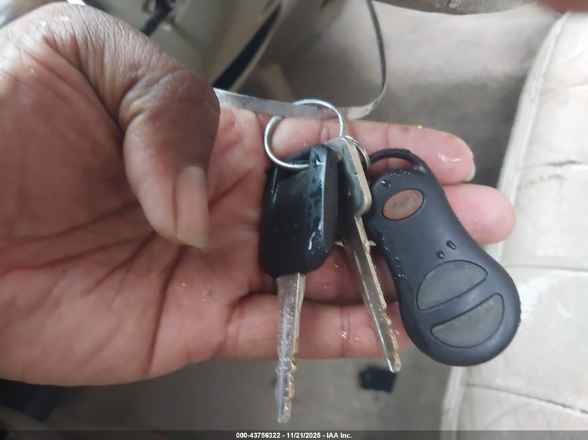 2008 Mercury Grand Marquis Ls VIN: 2MEFM75V98X656270 Lot: 43756322