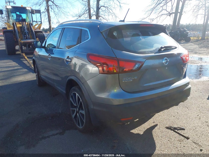 JN1BJ1CR7JW210683 2018 NISSAN ROGUE photo no. 3