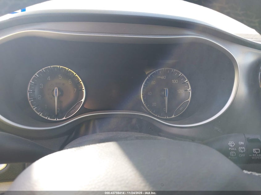 2022 Chrysler Pacifica Touring L VIN: 2C4RC1BG5NR147426 Lot: 43756414