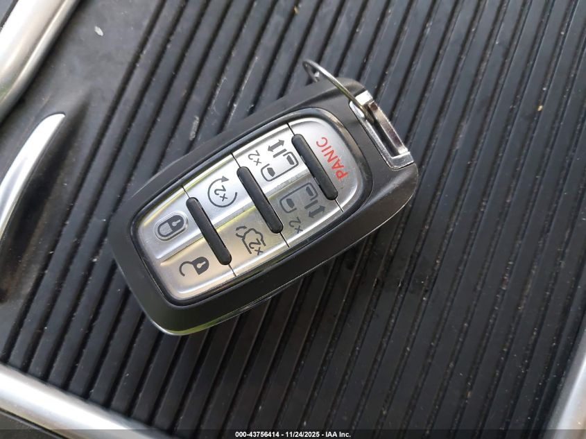 2022 Chrysler Pacifica Touring L VIN: 2C4RC1BG5NR147426 Lot: 43756414