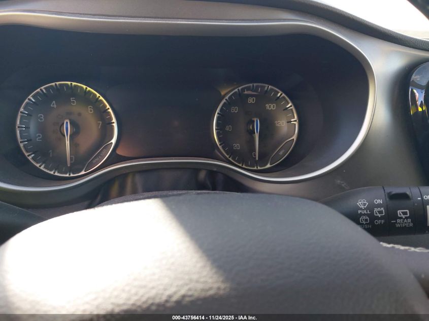 2022 Chrysler Pacifica Touring L VIN: 2C4RC1BG5NR147426 Lot: 43756414