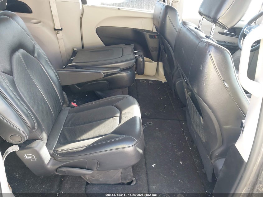 2022 Chrysler Pacifica Touring L VIN: 2C4RC1BG5NR147426 Lot: 43756414