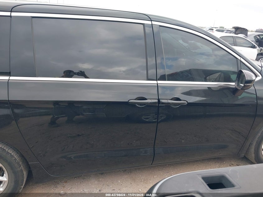 2024 Chrysler Pacifica Touring L VIN: 2C4RC1BG8RR139715 Lot: 43756424