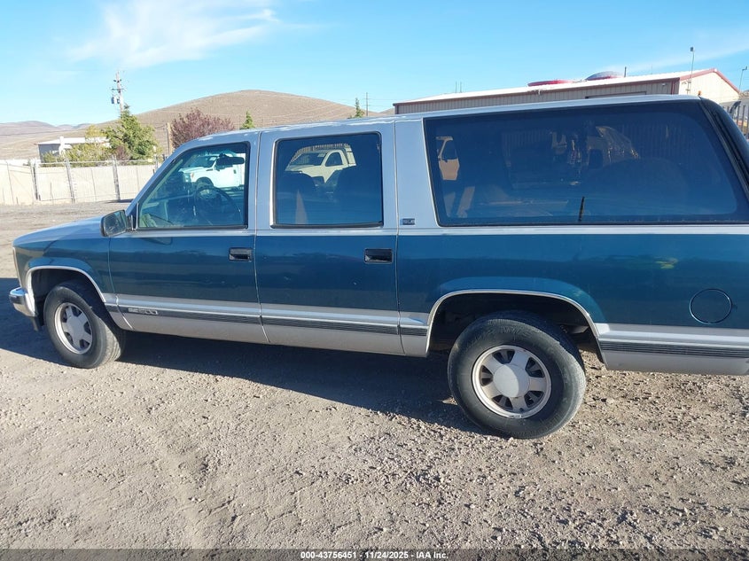 1993 GMC Suburban C1500 VIN: 1GKEC16K5PJ705896 Lot: 43756451