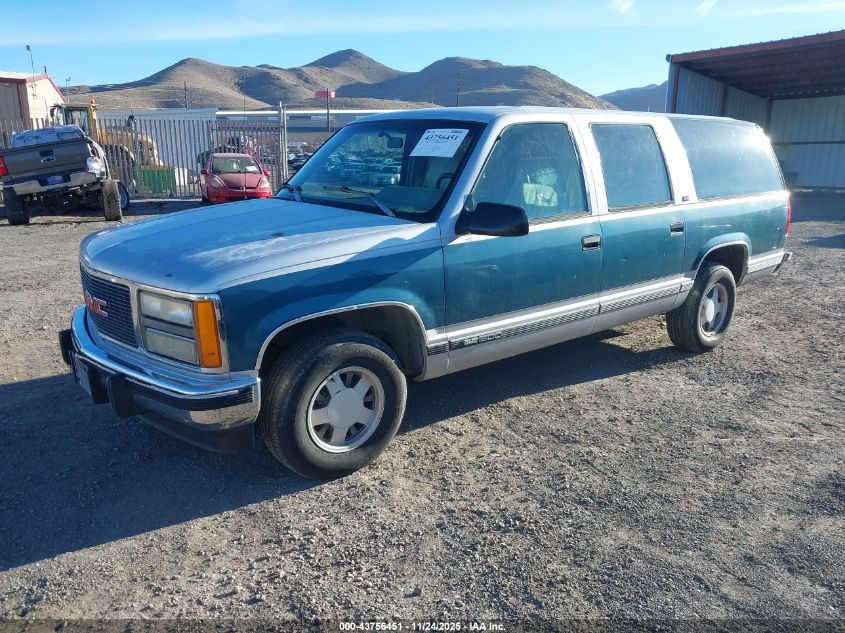 1GKEC16K5PJ705896 1993 GMC SUBURBAN photo no. 2