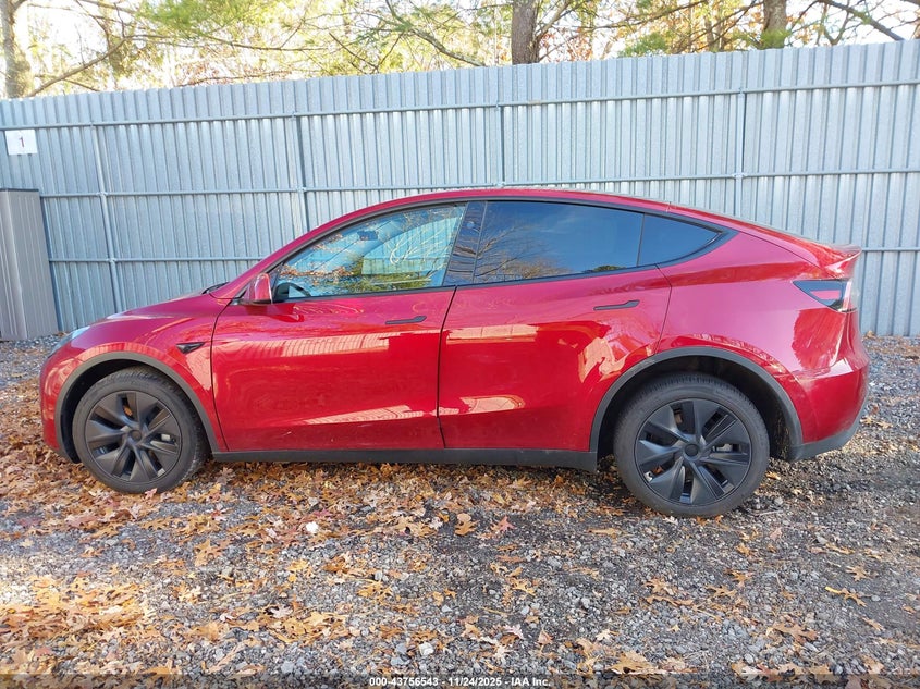 2025 Tesla Model Y Long Range Dual Motor All-Wheel Drive VIN: 7SAYGDEE4SA367417 Lot: 43756543