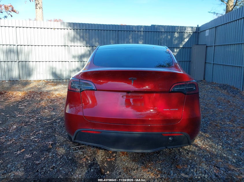 2025 Tesla Model Y Long Range Dual Motor All-Wheel Drive VIN: 7SAYGDEE4SA367417 Lot: 43756543