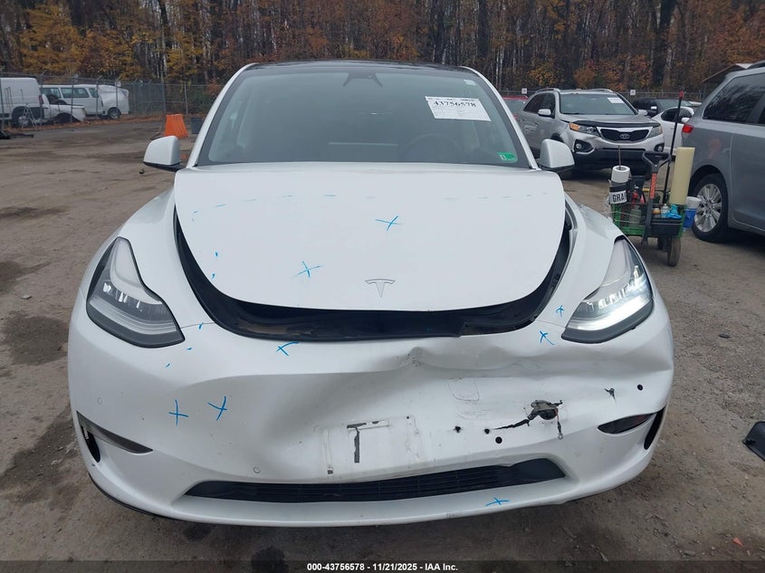 2022 Tesla Model Y Long Range Dual Motor All-Wheel Drive VIN: 7SAYGDEE0NF356762 Lot: 43756578