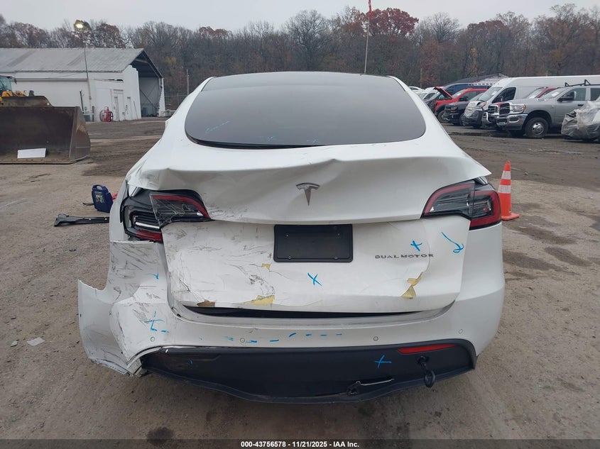 2022 Tesla Model Y Long Range Dual Motor All-Wheel Drive VIN: 7SAYGDEE0NF356762 Lot: 43756578