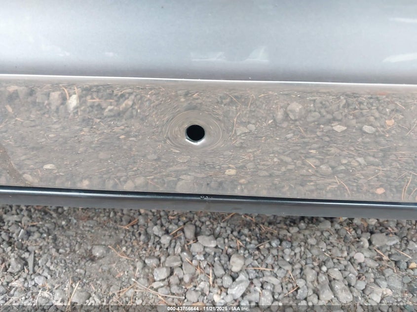 2006 Mercury Grand Marquis Gs VIN: 2MEFM74V76X611262 Lot: 43756644