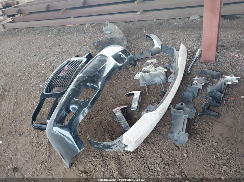 2000 GMC Yukon Denali VIN: 1GKEK63R1YR230476 Lot: 43756683