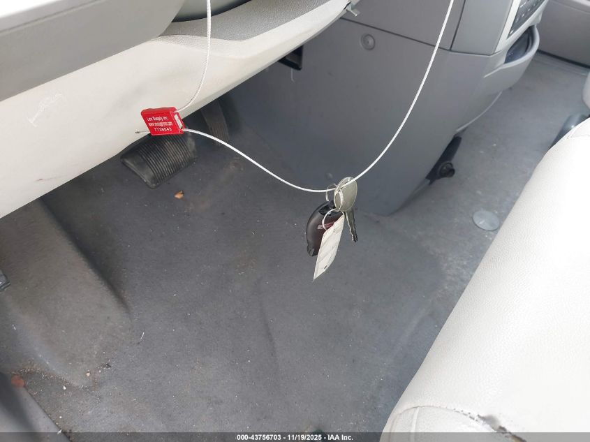 2010 Chrysler Town & Country Touring VIN: 2A4RR5D14AR133746 Lot: 43756703