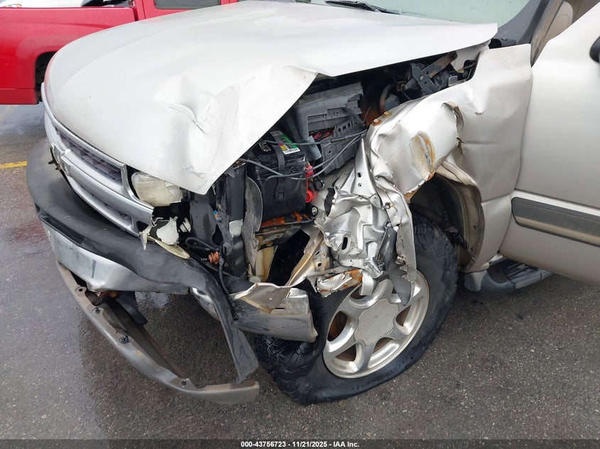 2005 Chevrolet Tahoe Ls VIN: 1GNEK13T65R251949 Lot: 43756723