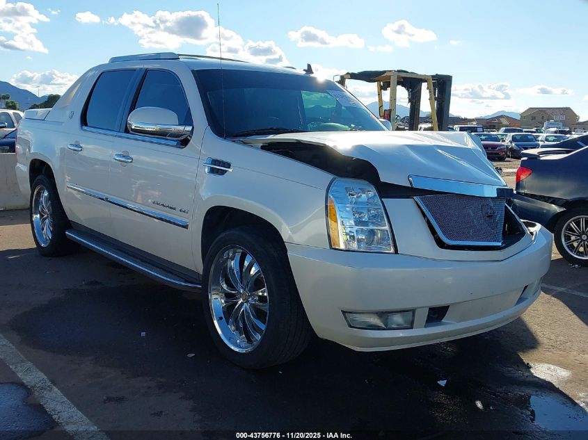 CADILLAC ESCALADE LUXURY
