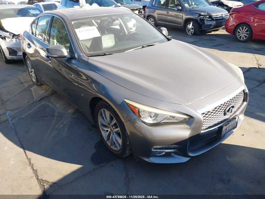 INFINITI Q50 PREMIUM