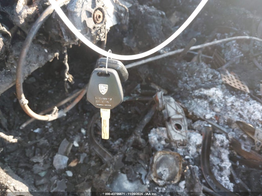 1999 Porsche Boxster VIN: WP0CA2982XU631947 Lot: 43756871