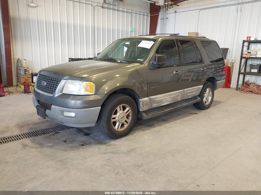 1FMRU15W63LC51330 2003 FORD EXPEDITION photo no. 2