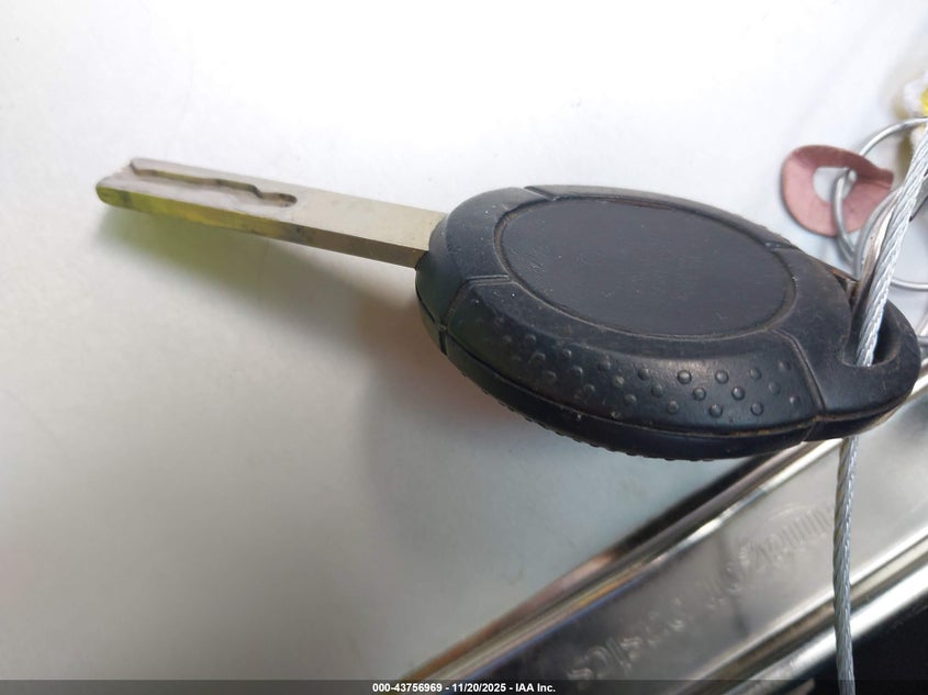 2005 Mini Cooper S VIN: WMWRE334X5TD91155 Lot: 43756969