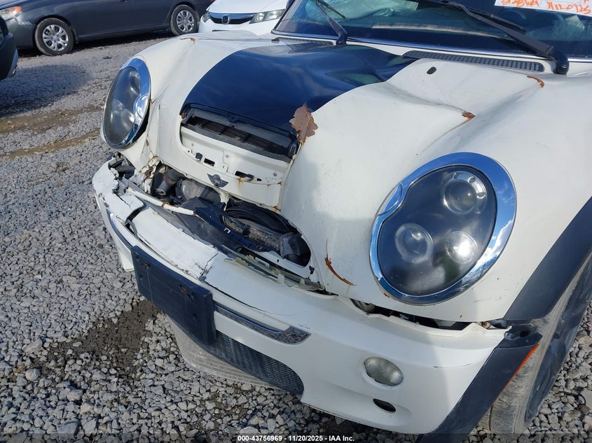 2005 Mini Cooper S VIN: WMWRE334X5TD91155 Lot: 43756969