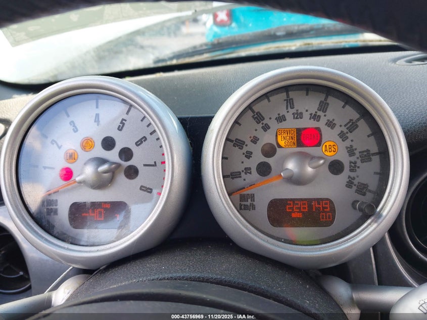 2005 Mini Cooper S VIN: WMWRE334X5TD91155 Lot: 43756969