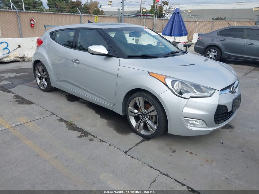 HYUNDAI VELOSTER BASE W/BLACK