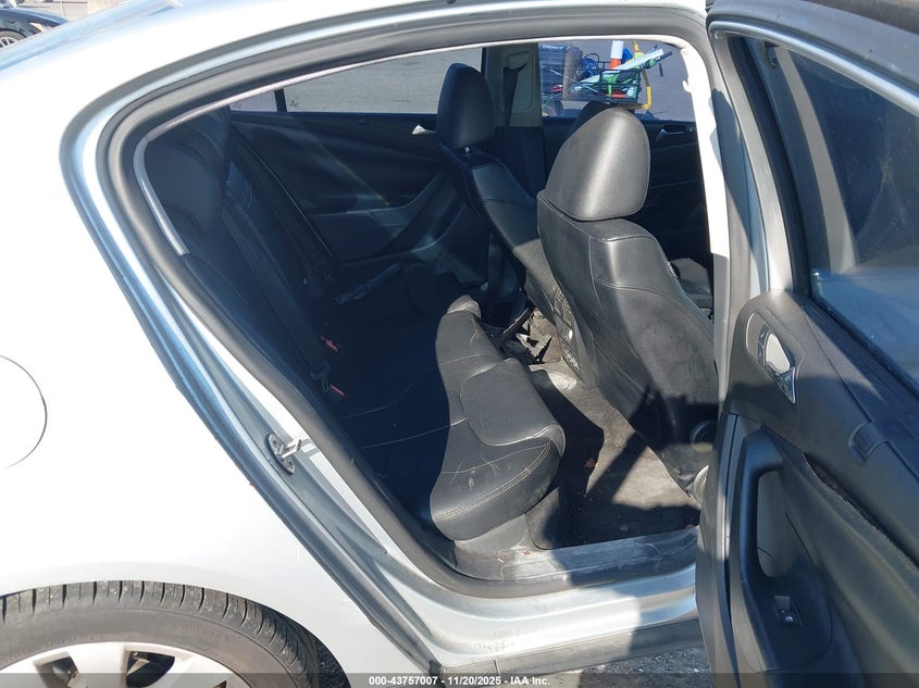 2009 Volkswagen Passat Komfort VIN: WVWJK73C39P041501 Lot: 43757007