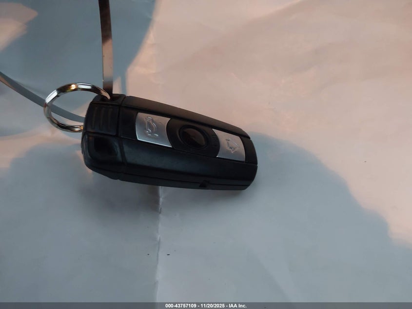 2007 BMW 328I VIN: WBAWR33517PX78962 Lot: 43757109