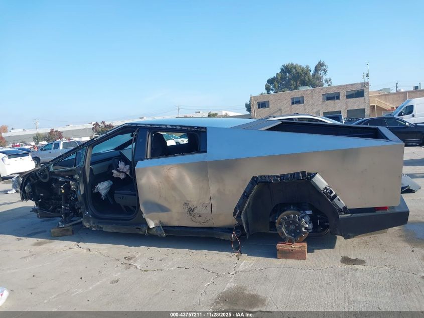 2025 Tesla Cybertruck VIN: 7G2CEHED8SA067906 Lot: 43757211