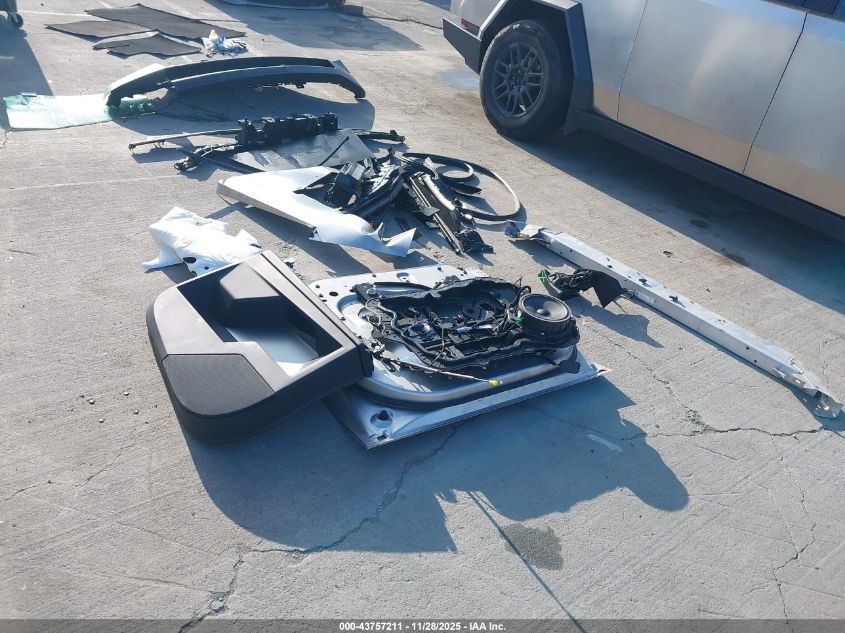 2025 Tesla Cybertruck VIN: 7G2CEHED8SA067906 Lot: 43757211