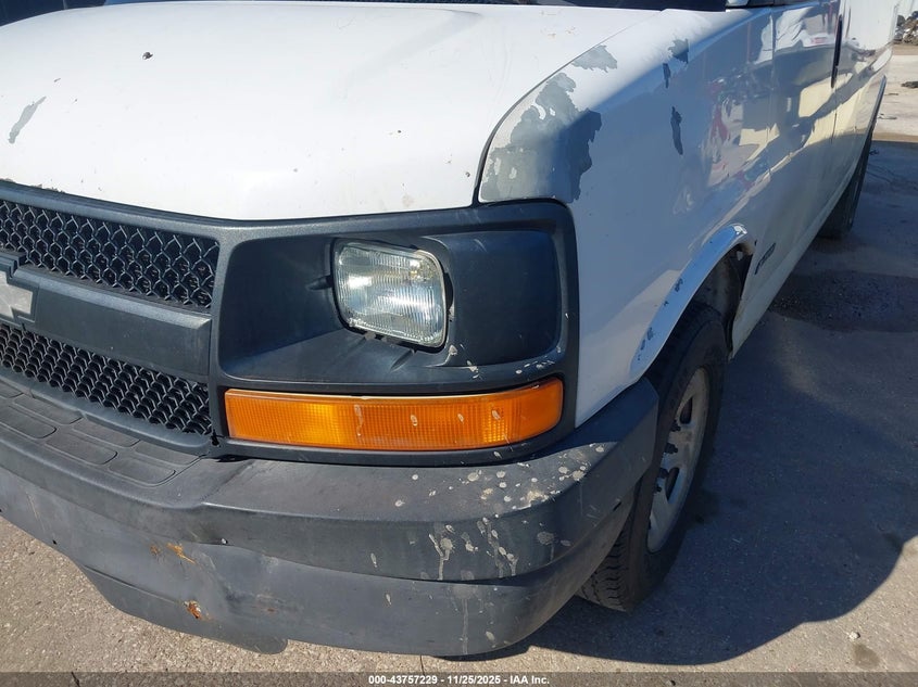 2005 Chevrolet Express VIN: 1GCHG35U151121293 Lot: 43757229