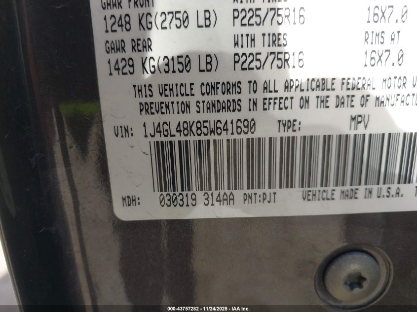 2005 Jeep Liberty Sport VIN: 1J4GL48K85W641690 Lot: 43757282