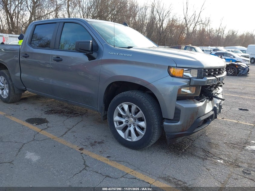 CHEVROLET SILVERADO 1500 4WD SHORT BED CUSTOM