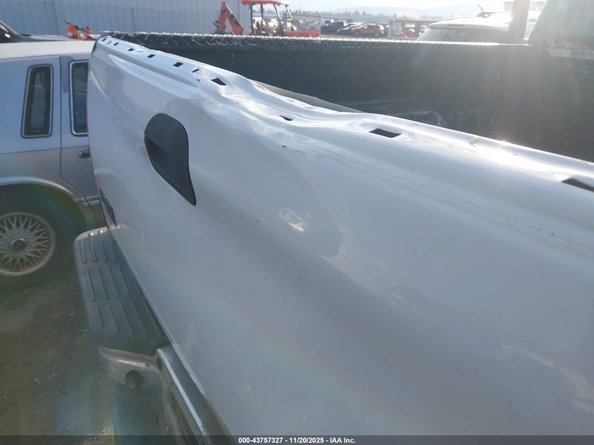 1999 Ford F-250 Lariat/Xl/Xlt VIN: 1FTNX21F6XEC30798 Lot: 43757327