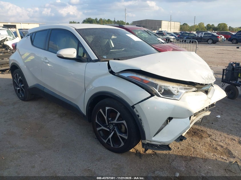 TOYOTA C-HR XLE