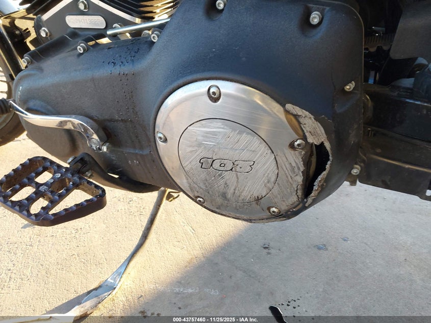 2017 Harley-Davidson Fxdb Dyna Street Bob VIN: 1HD1GXM15HC319883 Lot: 43757460