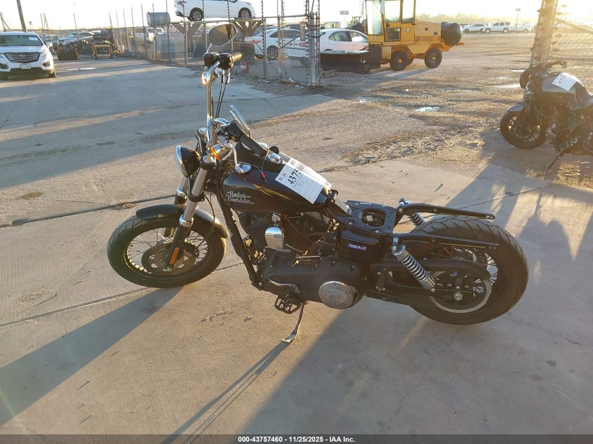 2017 Harley-Davidson Fxdb Dyna Street Bob VIN: 1HD1GXM15HC319883 Lot: 43757460