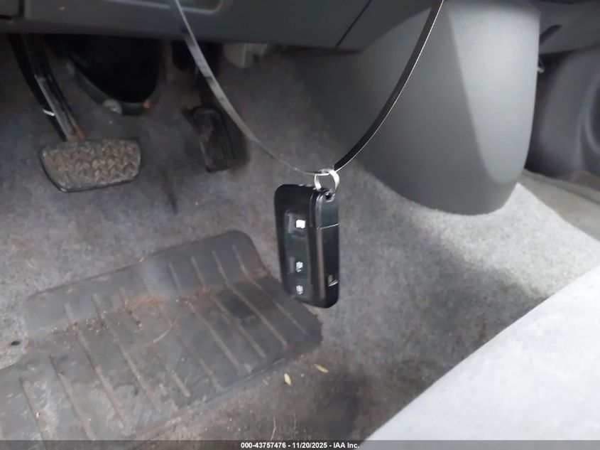 2005 Toyota Prius VIN: JTDKB20UX57044233 Lot: 43757476