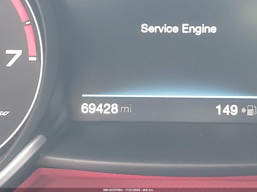 2017 Alfa Romeo Giulia - вигляд 16