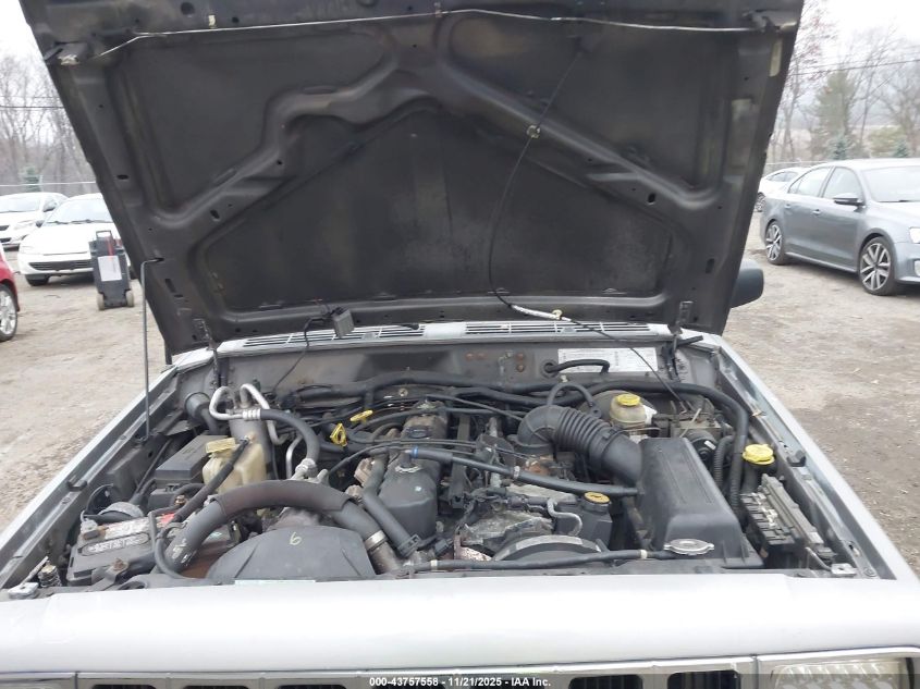 2001 Jeep Cherokee Limited/Sport VIN: 1J4FF58S41L575031 Lot: 43757558