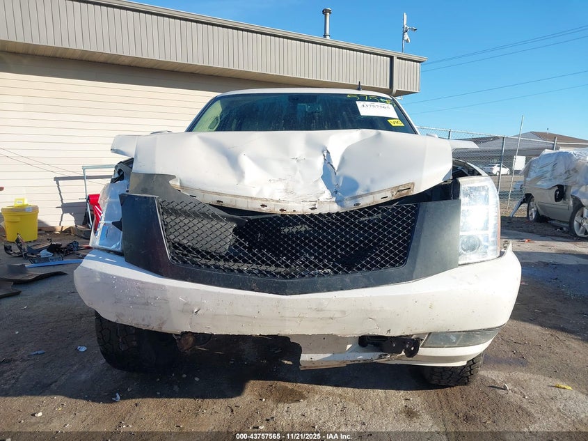 2009 Cadillac Escalade Standard VIN: 1GYFK23249R122120 Lot: 43757565