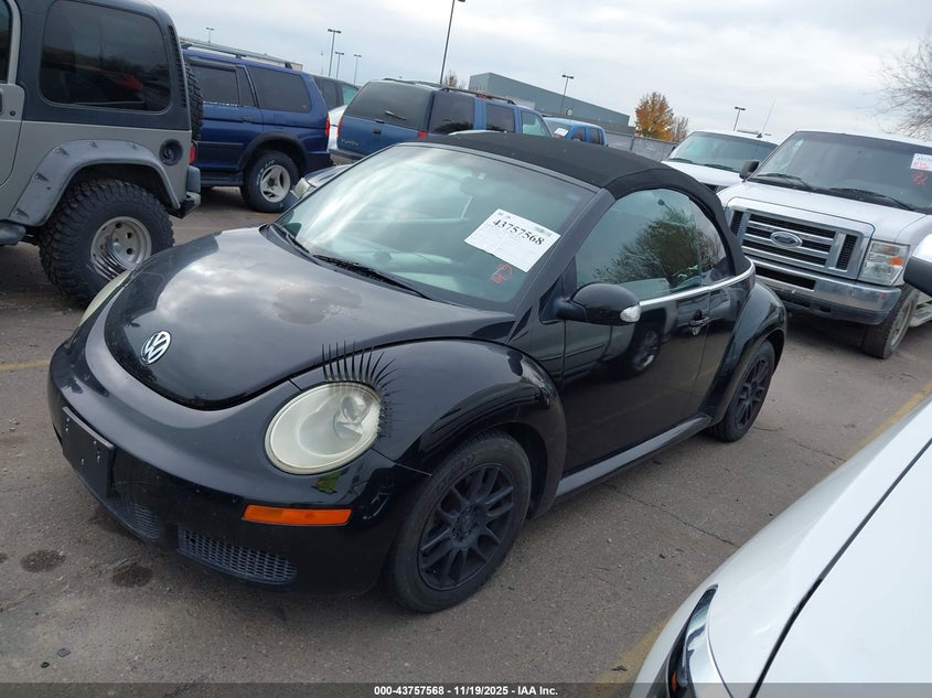 3VWRF31Y69M406528 2009 VOLKSWAGEN BEETLE photo no. 2