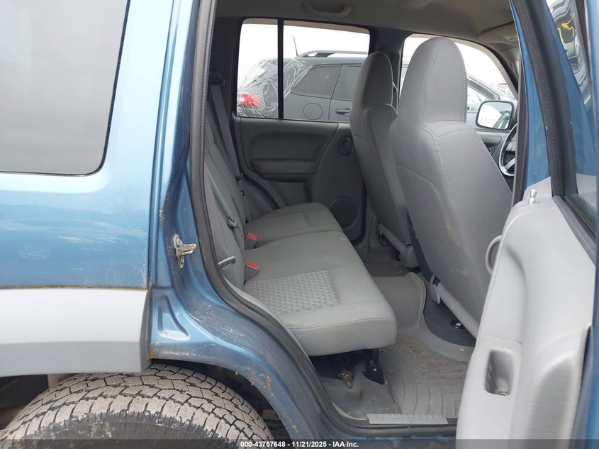 1J4GL48K95W508954 2005 JEEP LIBERTY (NORTH AMERICA) photo no. 8