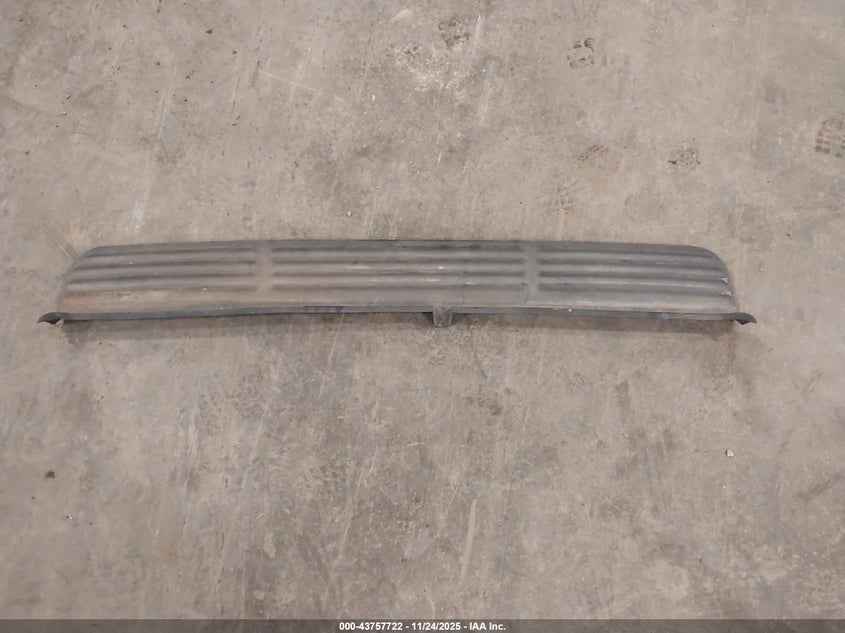 2000 Lincoln Navigator VIN: 5LMFU28A3YLJ41011 Lot: 43757722