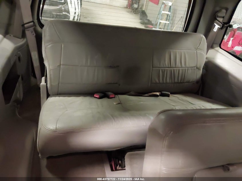 2000 Lincoln Navigator VIN: 5LMFU28A3YLJ41011 Lot: 43757722